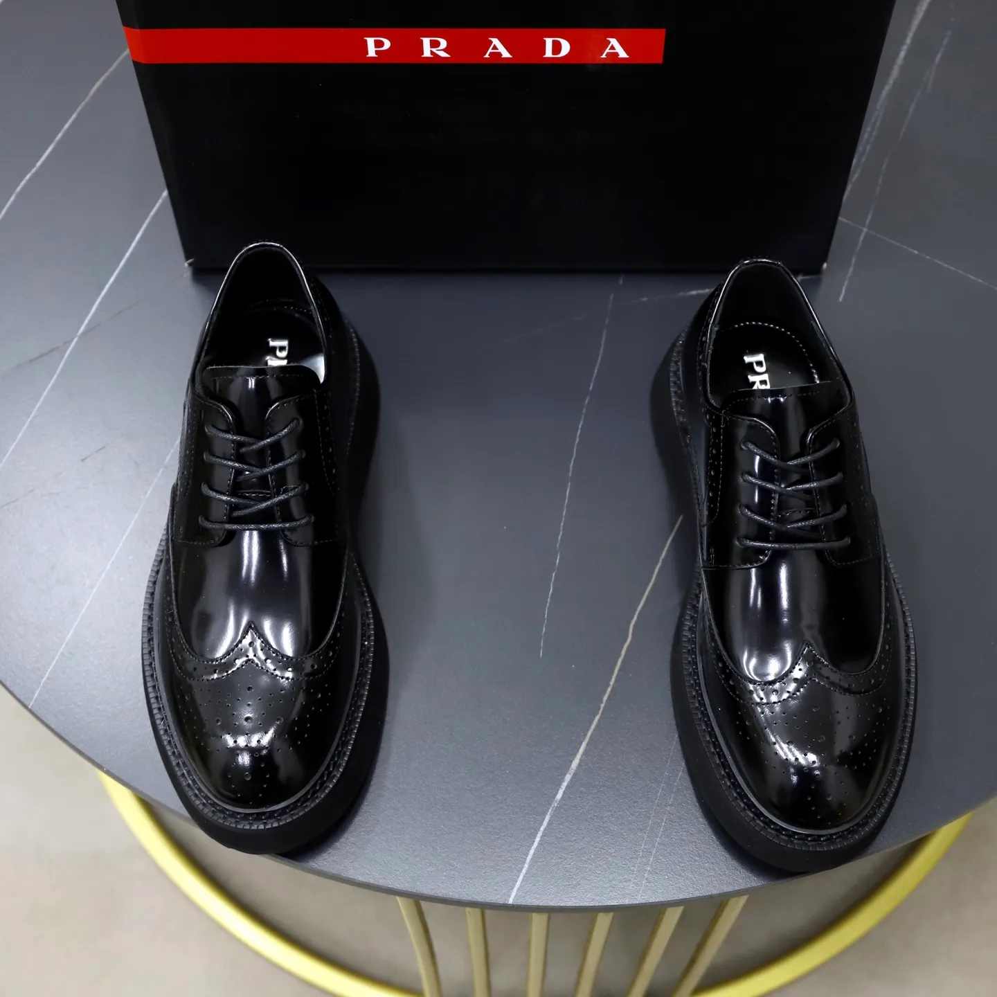 Ex-factory price: 640💰🙅‍♂️🙅‍♂️🙅‍♂️Cowhide Brand: PRADA Standard code: 38-44 (45 customized) Grade: Same as the official website Material: Original high-grade cowhide surface, cowhide lining, non-slip, soft and wear-resistant outsole Style category: Men's fashionable casual boots, distinguished luxury brand elements, top luxury Color: actual picture color